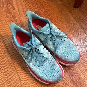 Hoka Clifton 8